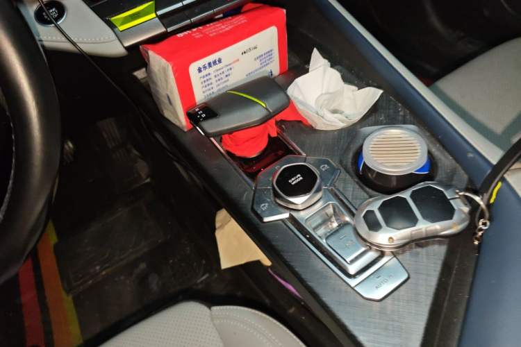 Used CHANGAN UNI-V iDD 2023 ZhiDian iDD 1.5T 113km Smart & Fun Version Gear Lever