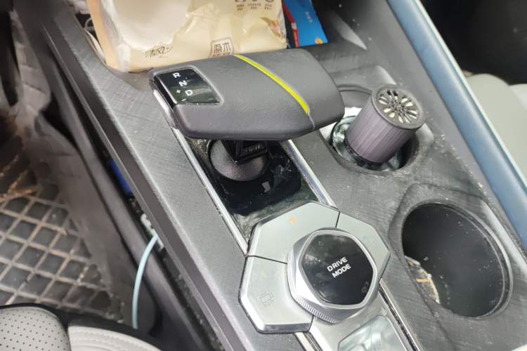 Used CHANGAN UNI-V iDD 2023 ZhiDian iDD 1.5T 113km Smart & Fun Version Gear Lever