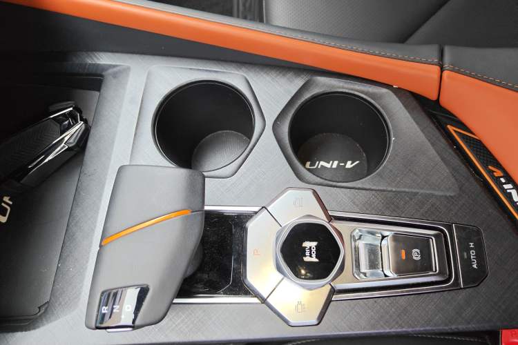 Used CHANGAN UNI-V iDD 2023 Zhidian iDD 1.5T 113km Smart & Fun Version (Rapid Edition) Gear Lever