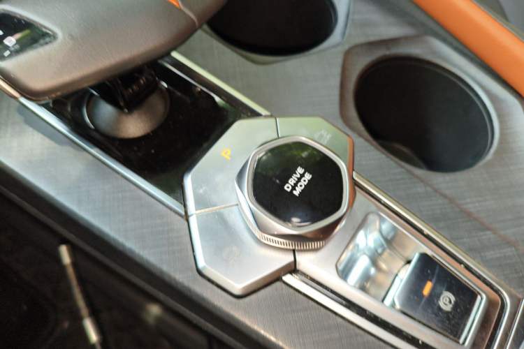 Used CHANGAN UNI-V iDD 2023 ZhiDian iDD 1.5T 113km ZhiKu Model Gear Lever