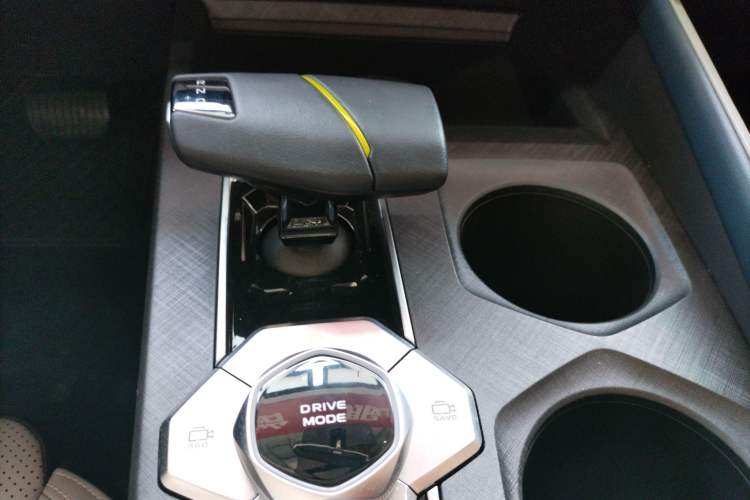 Used CHANGAN UNI-V iDD 2023 ZhiDian iDD 1.5T 113km Smart & Fun Version Gear Lever