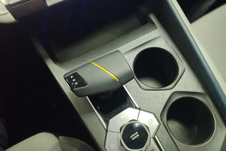 Used CHANGAN UNI-V iDD 2023 ZhiDian iDD 1.5T 113km Smart & Fun Version Gear Lever