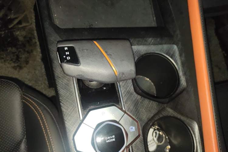 Used CHANGAN UNI-V iDD 2023 ZhiDian iDD 1.5T 113km ZhiKu Model Gear Lever