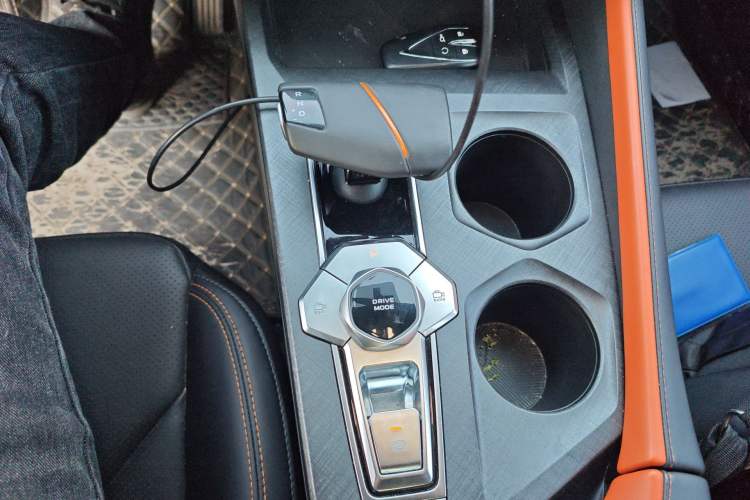 Used CHANGAN UNI-V iDD 2023 ZhiDian iDD 1.5T 113km Smart & Fun Version Gear Lever