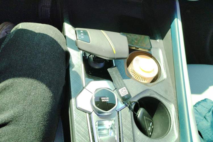 Used CHANGAN UNI-V iDD 2023 ZhiDian iDD 1.5T 113km Smart & Fun Version Gear Lever