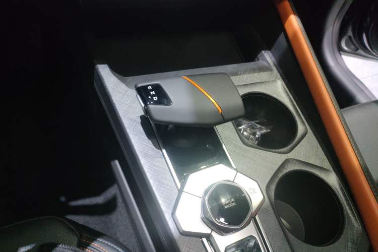 Used CHANGAN UNI-V iDD 2023 ZhiDian iDD 1.5T 113km Smart & Fun Version Gear Lever