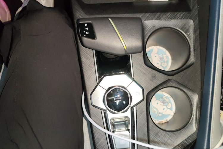 Used CHANGAN UNI-V iDD 2023 ZhiDian iDD 1.5T 113km ZhiKu Model Gear Lever