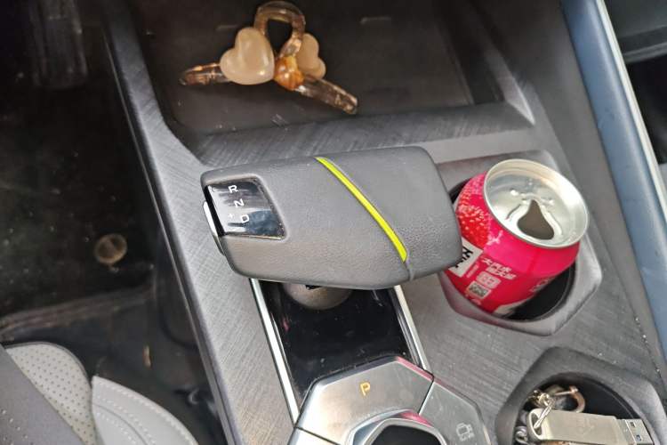 Used CHANGAN UNI-V iDD 2023 ZhiDian iDD 1.5T 113km ZhiKu Model Gear Lever