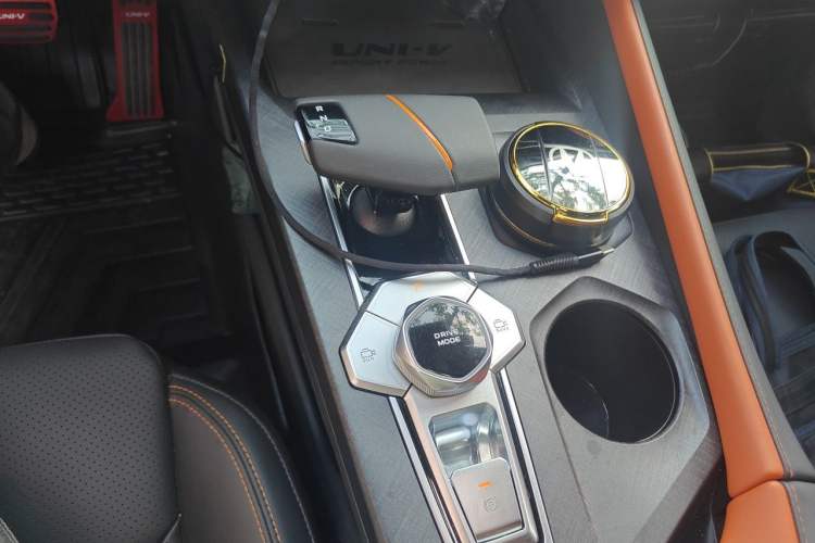 Used CHANGAN UNI-V iDD 2023 ZhiDian iDD 1.5T 113km ZhiKu Model Gear Lever