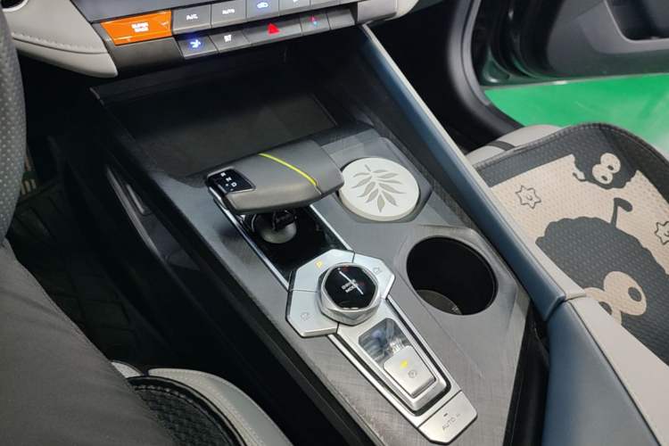 Used CHANGAN UNI-V iDD 2023 Zhidian iDD 1.5T 113km Smart & Fun Version (Rapid Edition) Gear Lever