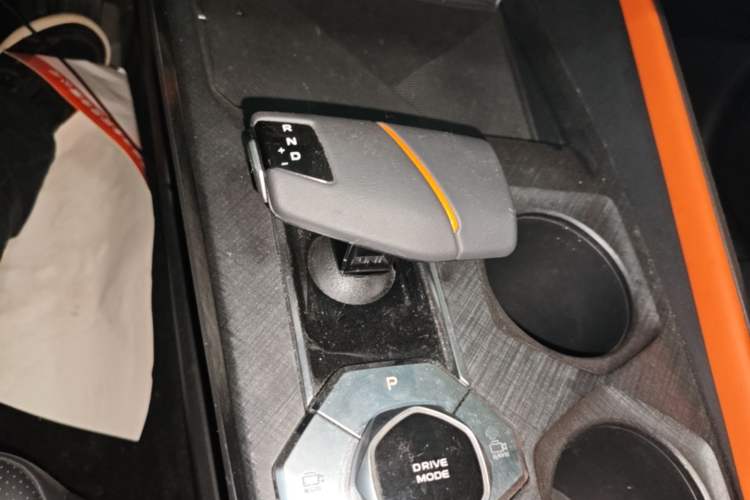 Used CHANGAN UNI-V iDD 2023 ZhiDian iDD 1.5T 113km Smart & Fun Version Gear Lever