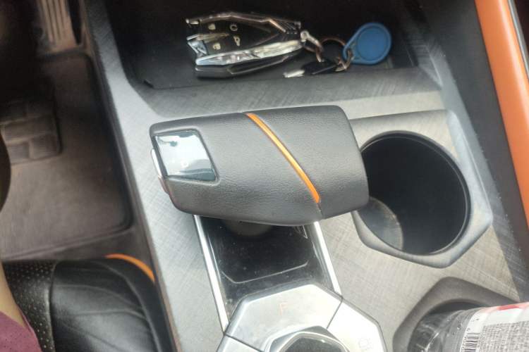 Used CHANGAN UNI-V iDD 2023 ZhiDian iDD 1.5T 113km Smart & Fun Version Gear Lever