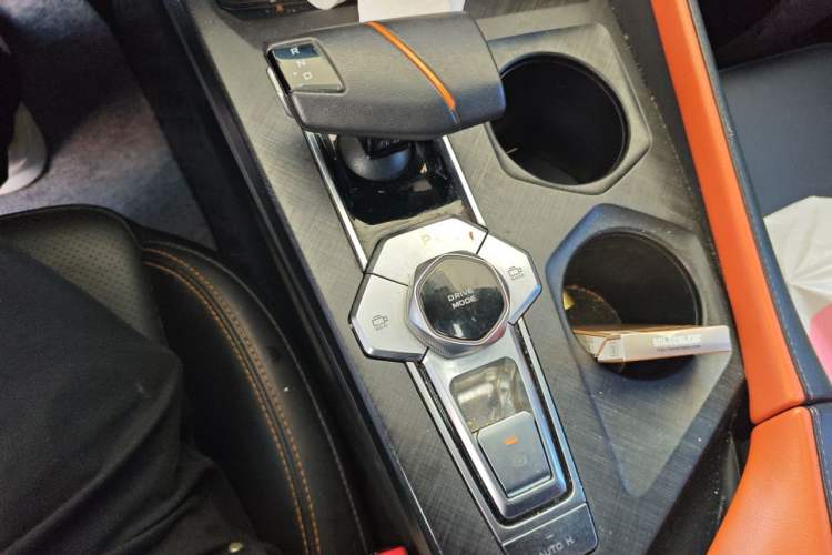Used CHANGAN UNI-V iDD 2023 ZhiDian iDD 1.5T 113km Smart & Fun Version Gear Lever