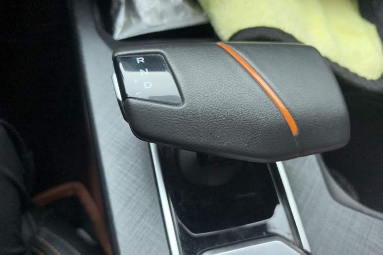 Used CHANGAN UNI-V iDD 2023 ZhiDian iDD 1.5T 113km Smart & Fun Version Gear Lever