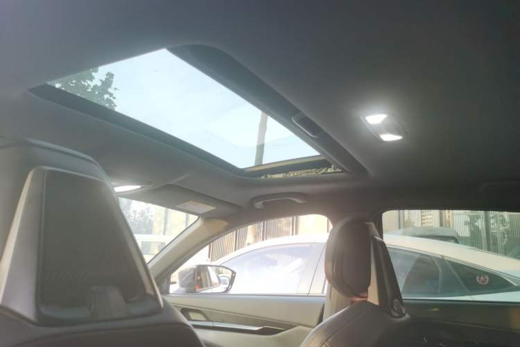 Used CHANGAN UNI-V iDD 2023 ZhiDian iDD 1.5T 113km Smart & Fun Version Headliner