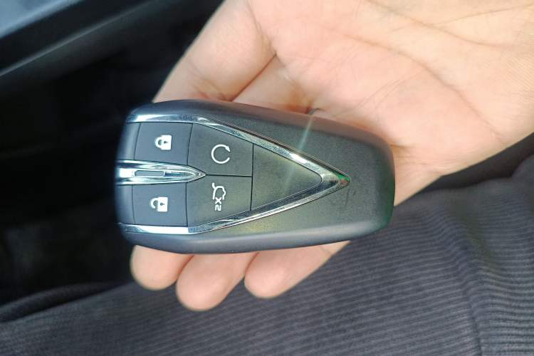 Used CHANGAN UNI-V iDD 2023 ZhiDian iDD 1.5T 113km ZhiKu Model Interior 1