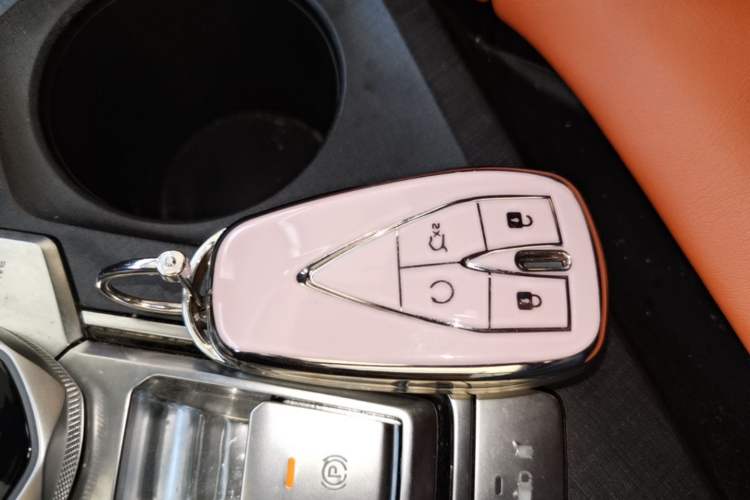 Used CHANGAN UNI-V iDD 2023 Zhidian iDD 1.5T 113km Smart & Fun Version (Rapid Edition) Interior 1