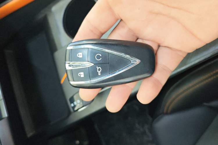 Used CHANGAN UNI-V iDD 2023 ZhiDian iDD 1.5T 113km Smart & Fun Version Interior 1
