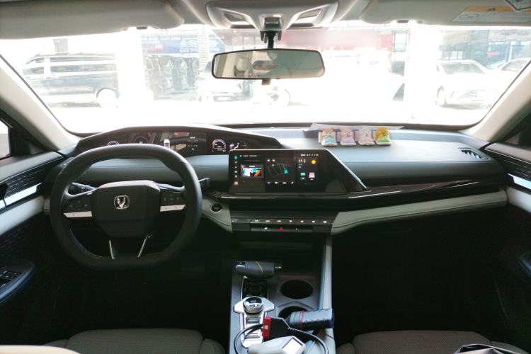 Used CHANGAN UNI-V iDD 2023 ZhiDian iDD 1.5T 113km Smart & Fun Version Interior 2