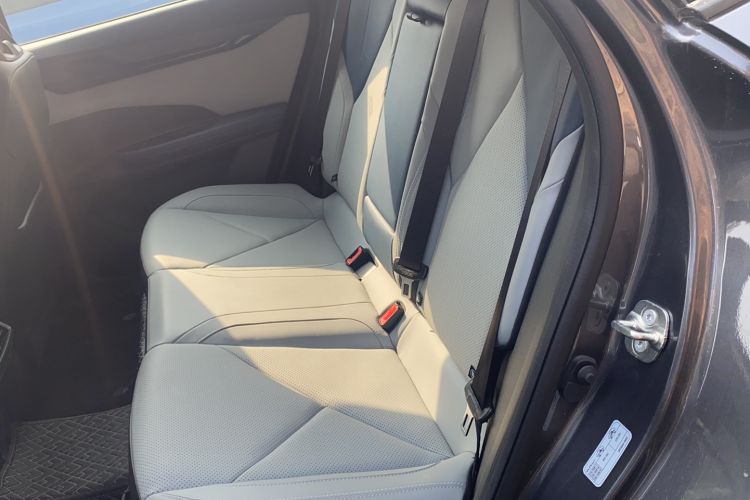 Used CHANGAN UNI-V iDD 2023 ZhiDian iDD 1.5T 113km ZhiKu Model Interior 3