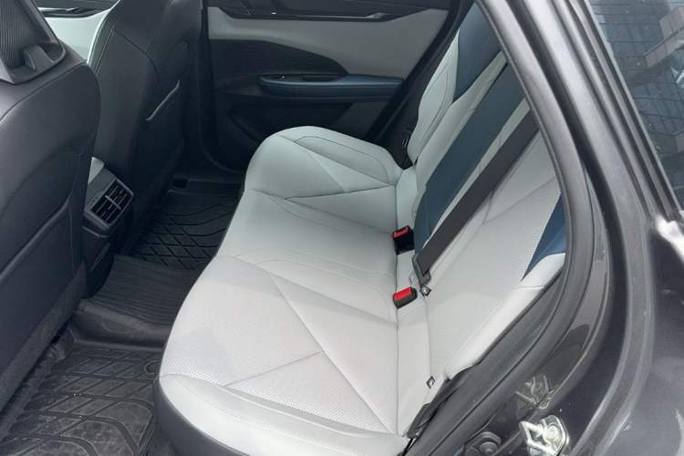 Used CHANGAN UNI-V iDD 2023 ZhiDian iDD 1.5T 113km ZhiKu Model Interior 4