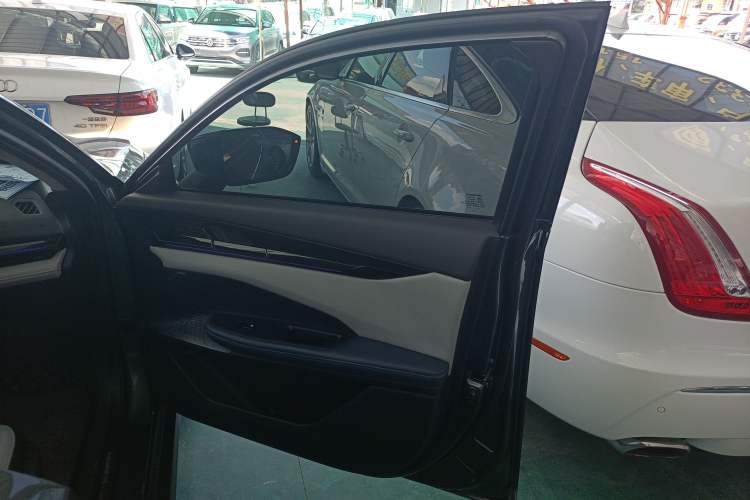 Used CHANGAN UNI-V iDD 2023 ZhiDian iDD 1.5T 113km ZhiKu Model Interior 5