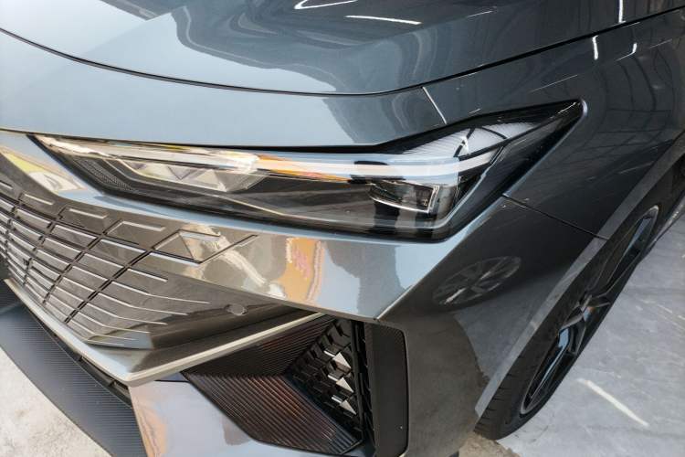 Used CHANGAN UNI-V iDD 2023 ZhiDian iDD 1.5T 113km Smart & Fun Version Left Front Headlight