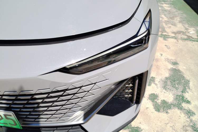 Used CHANGAN UNI-V iDD 2023 ZhiDian iDD 1.5T 113km Smart & Fun Version Left Front Headlight