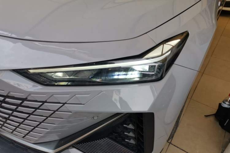 Used CHANGAN UNI-V iDD 2023 Zhidian iDD 1.5T 113km Smart & Fun Version (Rapid Edition) Left Front Headlight