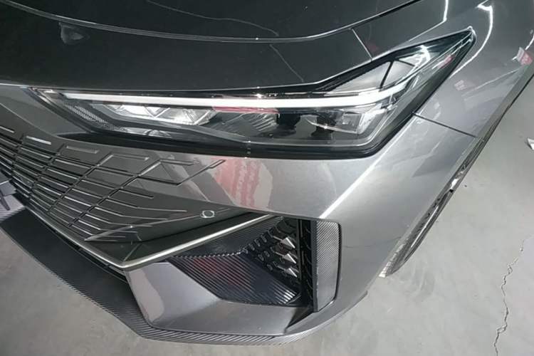 Used CHANGAN UNI-V iDD 2023 ZhiDian iDD 1.5T 113km Smart & Fun Version Left Front Headlight