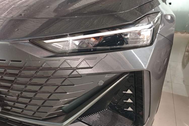 Used CHANGAN UNI-V iDD 2023 ZhiDian iDD 1.5T 113km Smart & Fun Version Left Front Headlight