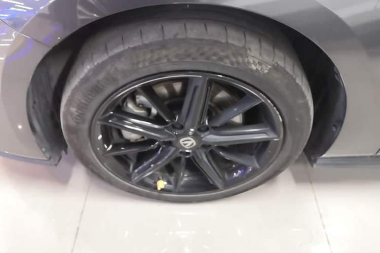 Used CHANGAN UNI-V iDD 2023 Zhidian iDD 1.5T 113km Smart & Fun Version (Rapid Edition) Left Front Wheel Hub
