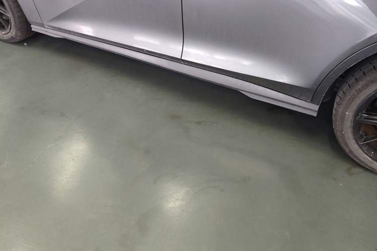Used CHANGAN UNI-V iDD 2023 ZhiDian iDD 1.5T 113km Smart & Fun Version Left Side Sill