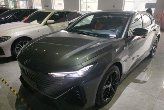 Used CHANGAN UNI-V iDD 2023 ZhiDian iDD 1.5T 113km Smart & Fun Version