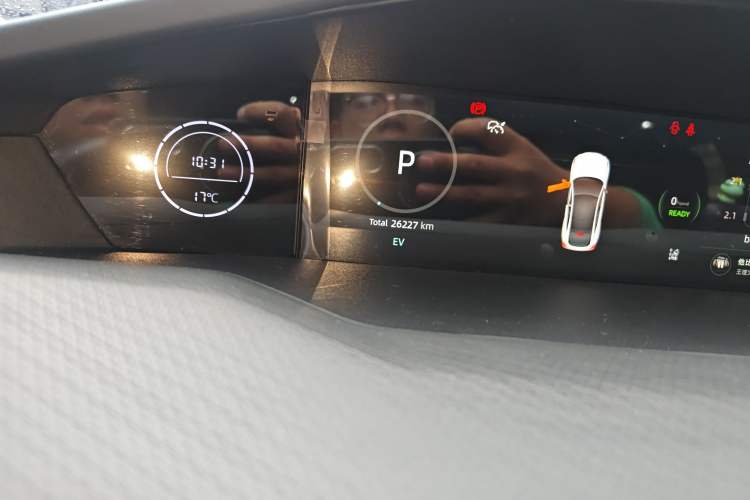 Used CHANGAN UNI-V iDD 2023 ZhiDian iDD 1.5T 113km ZhiKu Model Odometer Close Up