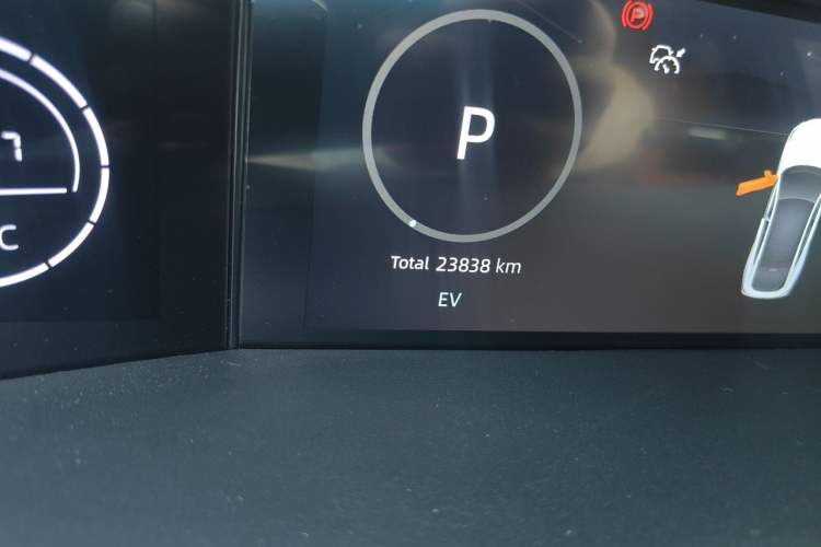 Used CHANGAN UNI-V iDD 2023 ZhiDian iDD 1.5T 113km ZhiKu Model Odometer Close Up