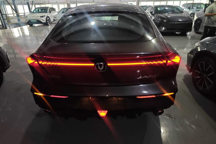 Used CHANGAN UNI-V iDD 2023 Zhidian iDD 1.5T 113km Smart & Fun Version (Rapid Edition) Rear
