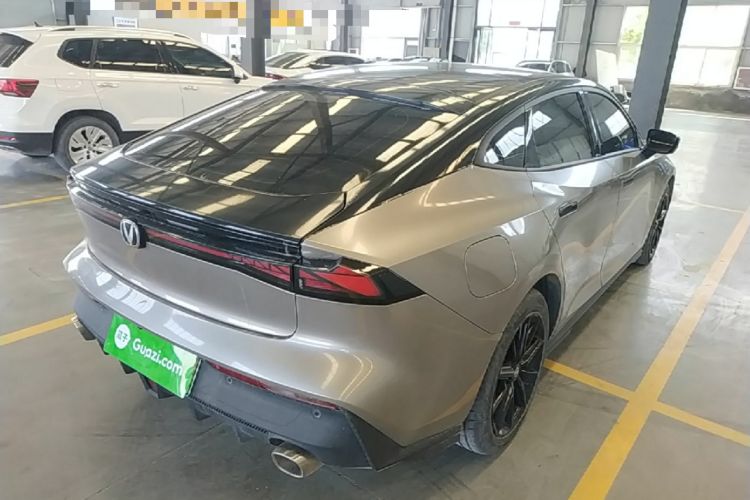 Used CHANGAN UNI-V iDD 2023 ZhiDian iDD 1.5T 113km ZhiKu Model Rear Right 45 Deg