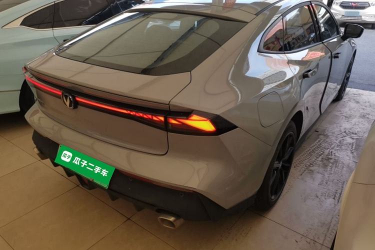 Used CHANGAN UNI-V iDD 2023 Zhidian iDD 1.5T 113km Smart & Fun Version (Rapid Edition) Rear Right 45 Deg