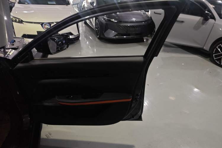 Used CHANGAN UNI-V iDD 2023 Zhidian iDD 1.5T 113km Smart & Fun Version (Rapid Edition) Right Front Door Interior