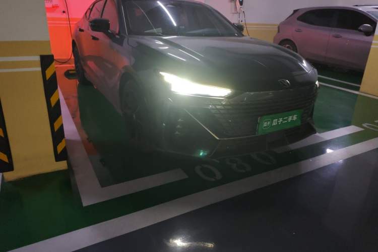Used CHANGAN UNI-V iDD 2023 ZhiDian iDD 1.5T 113km Smart & Fun Version Right Front Headlight