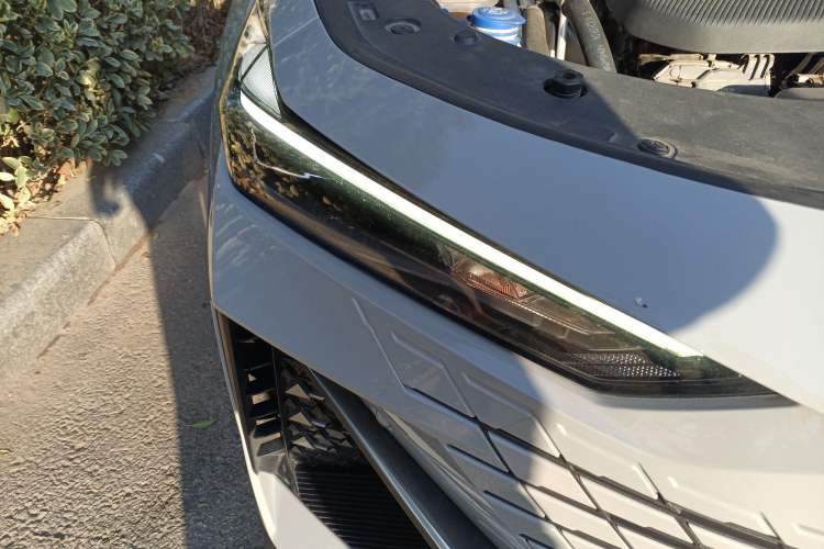Used CHANGAN UNI-V iDD 2023 ZhiDian iDD 1.5T 113km Smart & Fun Version Right Front Headlight