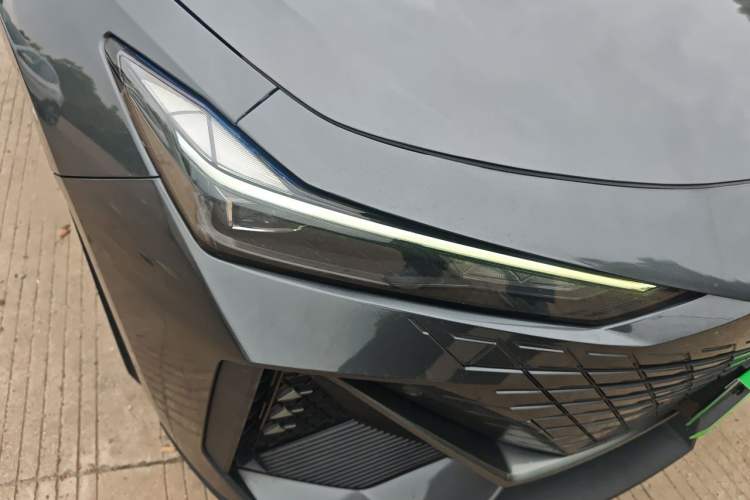 Used CHANGAN UNI-V iDD 2023 Zhidian iDD 1.5T 113km Smart & Fun Version (Rapid Edition) Right Front Headlight