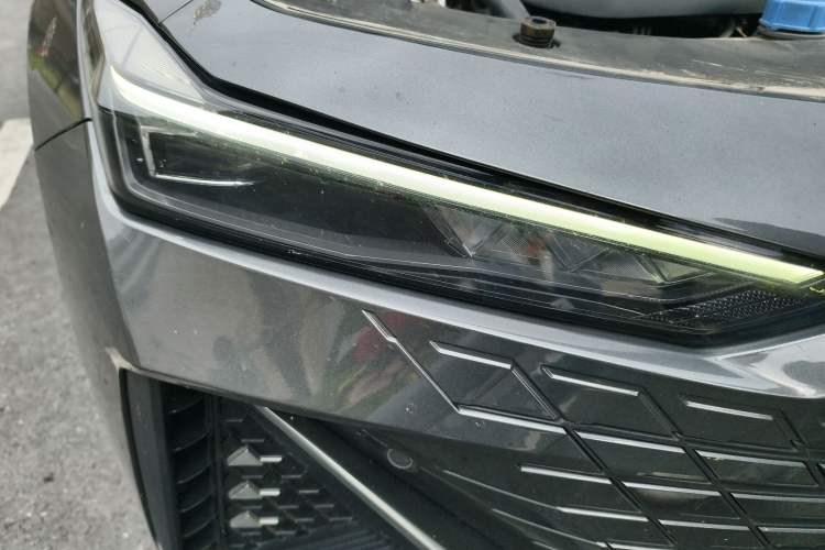 Used CHANGAN UNI-V iDD 2023 Zhidian iDD 1.5T 113km Smart & Fun Version (Rapid Edition) Right Front Headlight