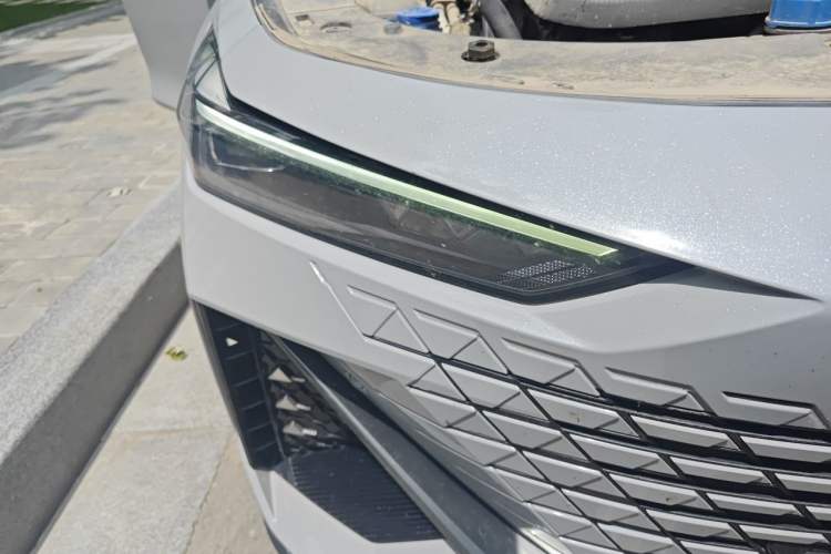 Used CHANGAN UNI-V iDD 2023 ZhiDian iDD 1.5T 113km ZhiKu Model Right Front Headlight