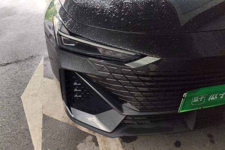 Used CHANGAN UNI-V iDD 2023 ZhiDian iDD 1.5T 113km ZhiKu Model Right Front Headlight