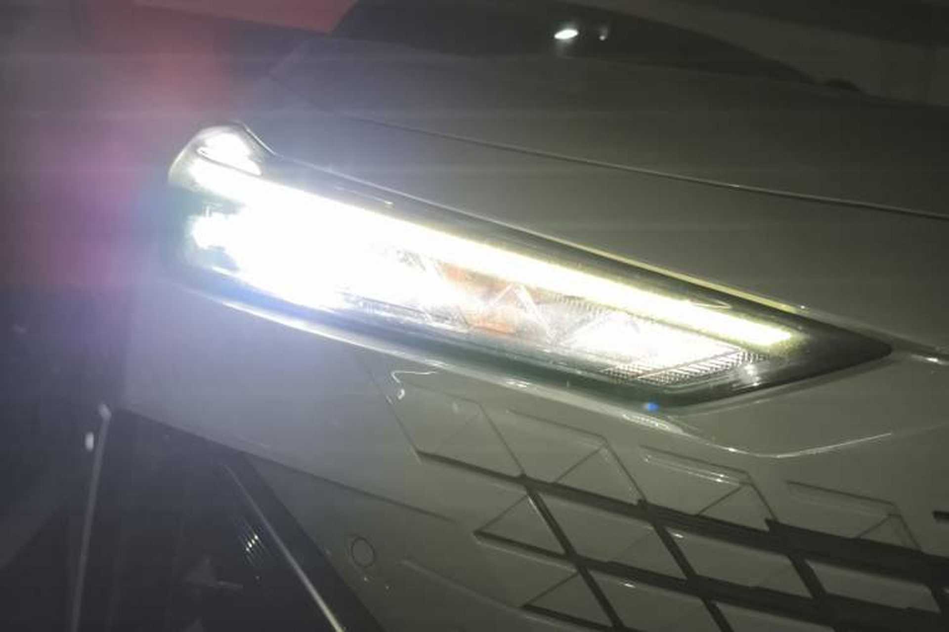 Used CHANGAN UNI-V iDD 2023 ZhiDian iDD 1.5T 113km Smart & Fun Version Right Front Headlight