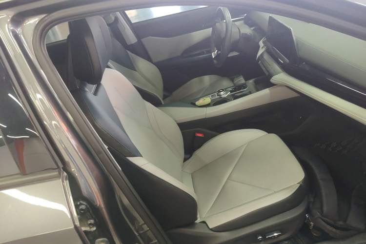 Used CHANGAN UNI-V iDD 2023 ZhiDian iDD 1.5T 113km Smart & Fun Version Right Front Seat