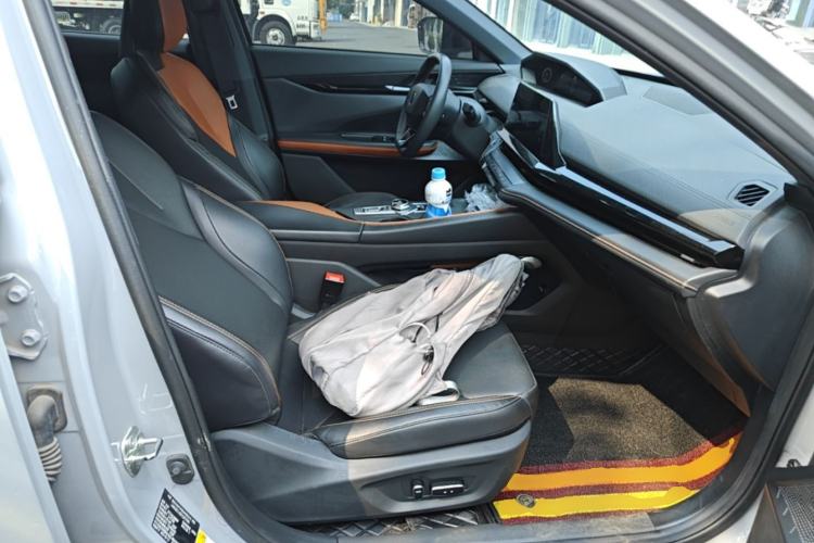 Used CHANGAN UNI-V iDD 2023 ZhiDian iDD 1.5T 113km Smart & Fun Version Right Front Seat