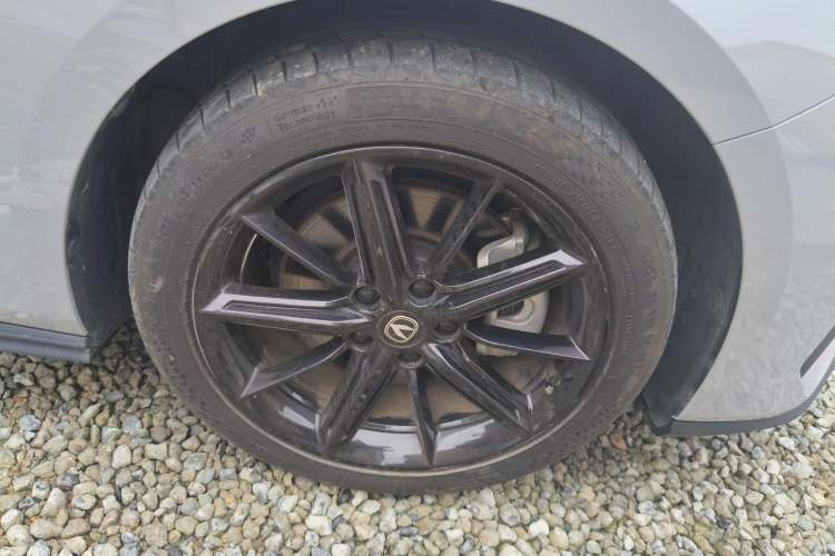Used CHANGAN UNI-V iDD 2023 ZhiDian iDD 1.5T 113km Smart & Fun Version Right Front Wheel Hub